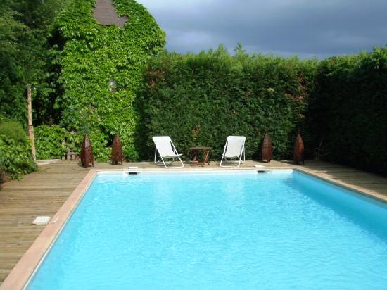 villa toscana piscine beaujolais hebergement